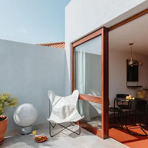  Apartment The Modernist