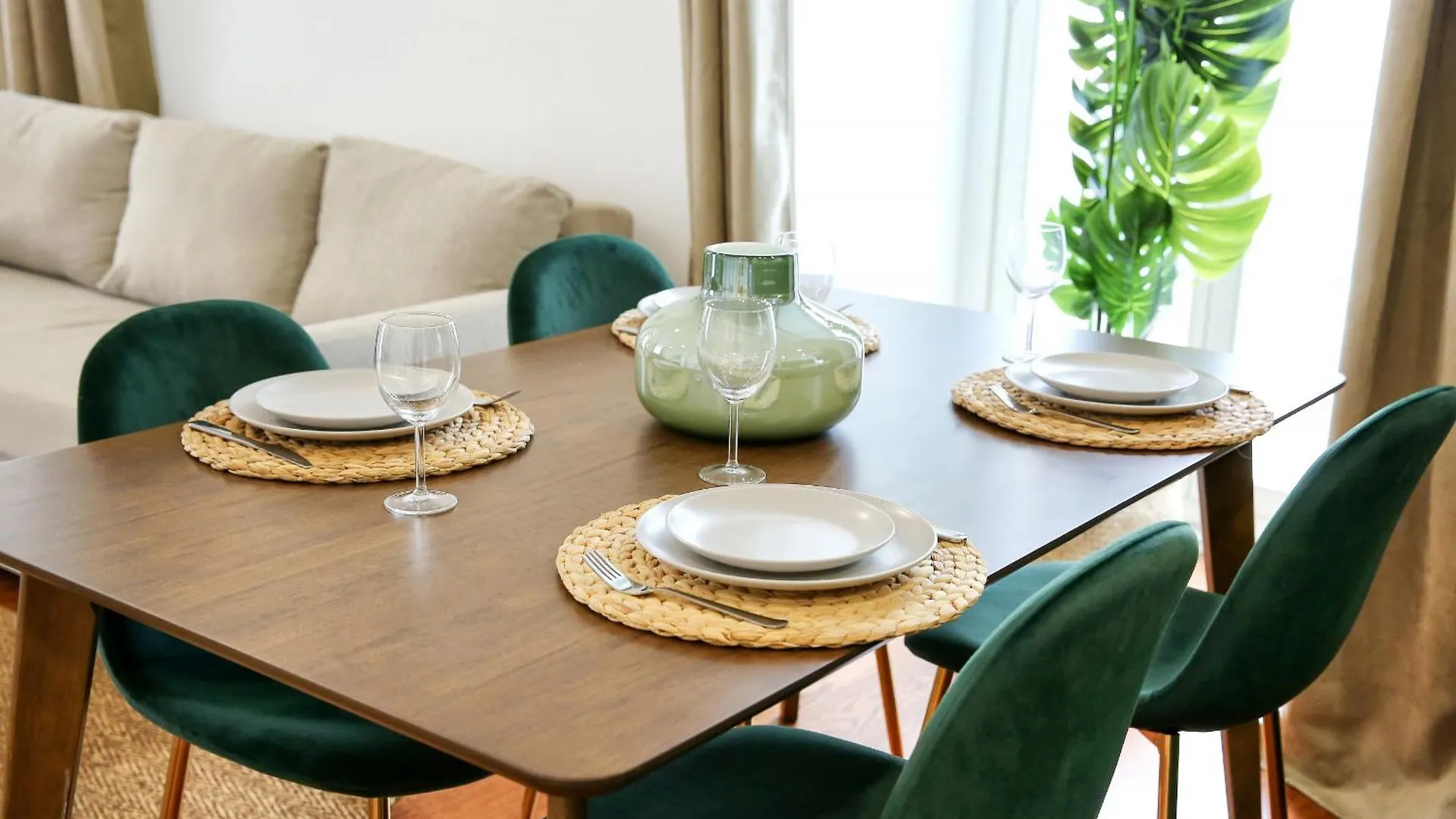 Green Bliss In Faro, Central One-Bed Oasis Apartment Faro