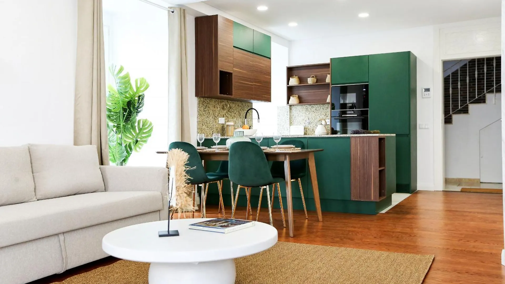 Apartment Green Bliss In Faro, Central One-Bed Oasis